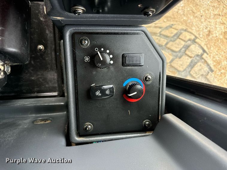 image for item DV1849 2016 John Deere 672G motor grader