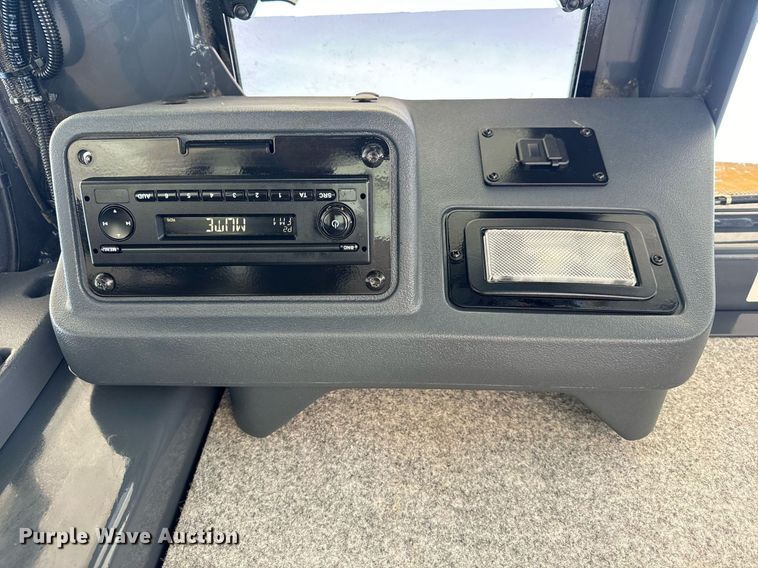 image for item DV1849 2016 John Deere 672G motor grader