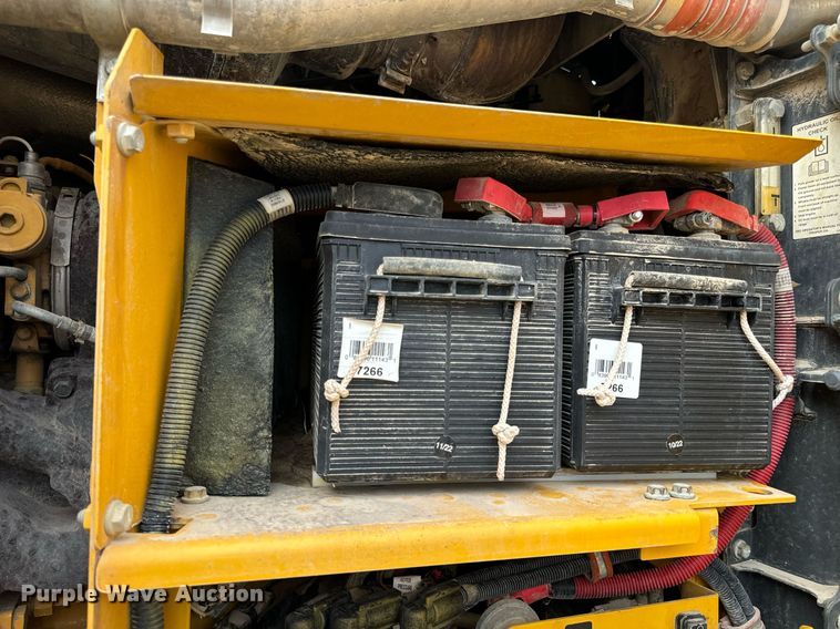 image for item DV1849 2016 John Deere 672G motor grader