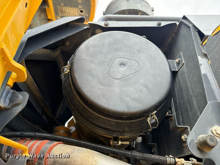 image for item DV1849 2016 John Deere 672G motor grader