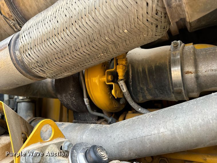 image for item DV1849 2016 John Deere 672G motor grader