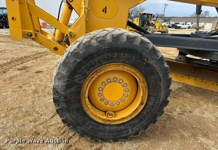 image for item DV1849 2016 John Deere 672G motor grader