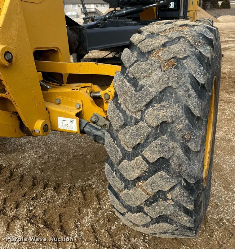 image for item DV1849 2016 John Deere 672G motor grader