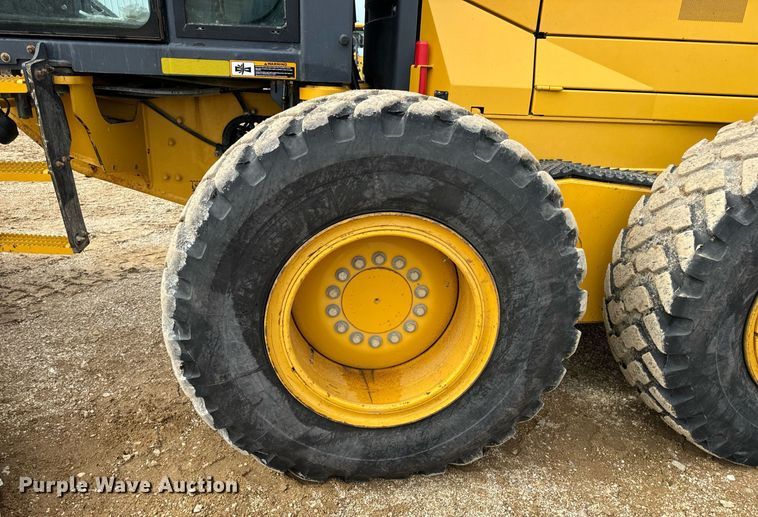 image for item DV1849 2016 John Deere 672G motor grader