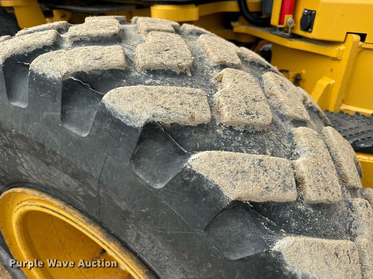 image for item DV1849 2016 John Deere 672G motor grader