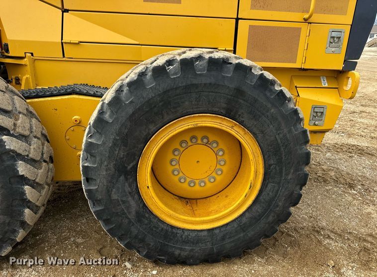 image for item DV1849 2016 John Deere 672G motor grader