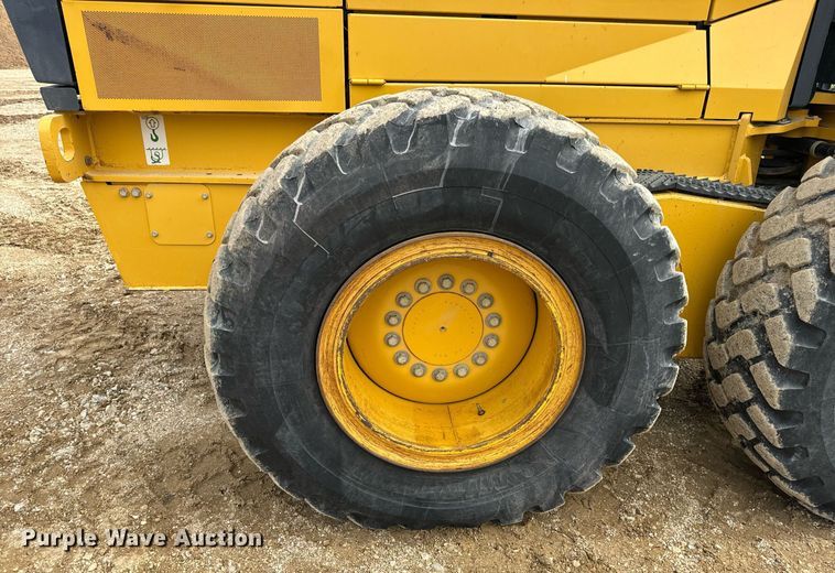 image for item DV1849 2016 John Deere 672G motor grader