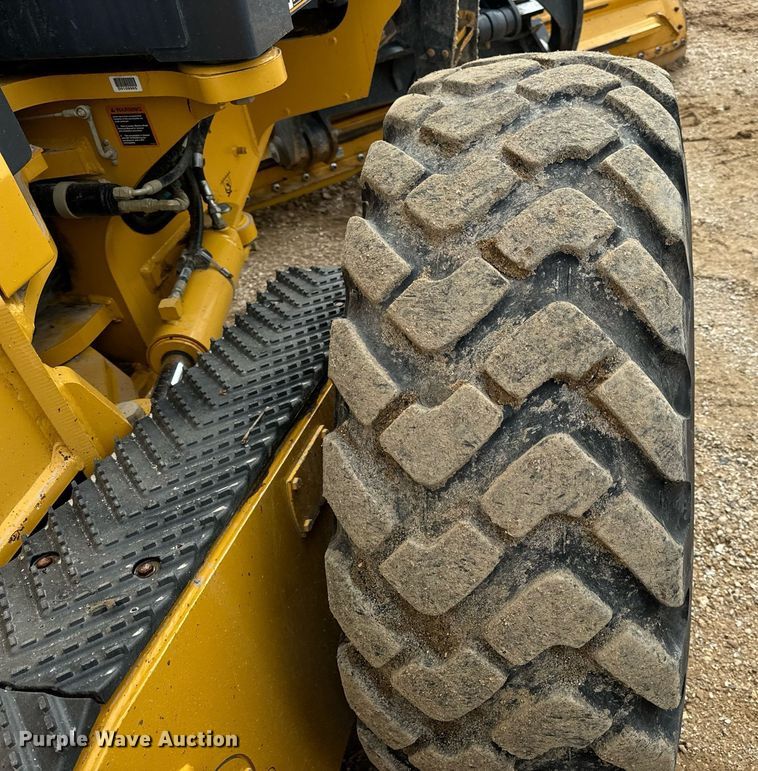 image for item DV1849 2016 John Deere 672G motor grader