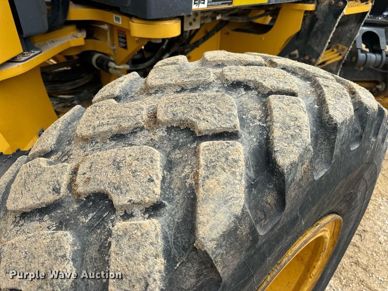 image for item DV1849 2016 John Deere 672G motor grader