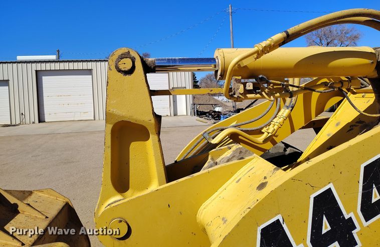 image for item DV6721 1994 John Deere 444G wheel loader