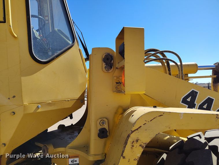 image for item DV6721 1994 John Deere 444G wheel loader