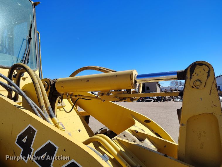 image for item DV6721 1994 John Deere 444G wheel loader