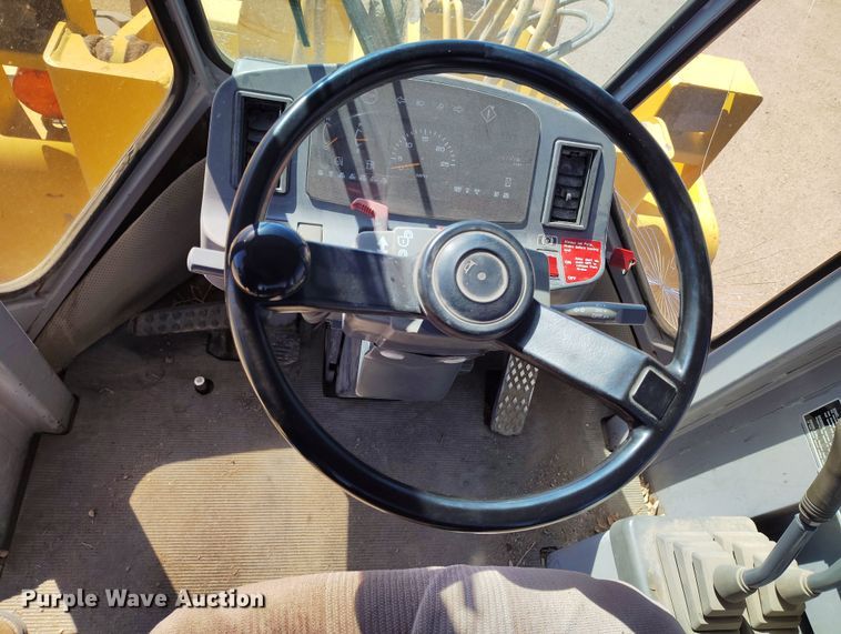 image for item DV6721 1994 John Deere 444G wheel loader