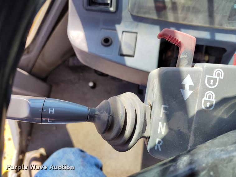 image for item DV6721 1994 John Deere 444G wheel loader