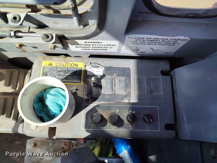 image for item DV6721 1994 John Deere 444G wheel loader