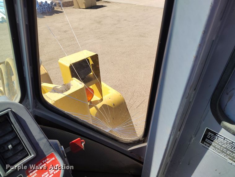 image for item DV6721 1994 John Deere 444G wheel loader