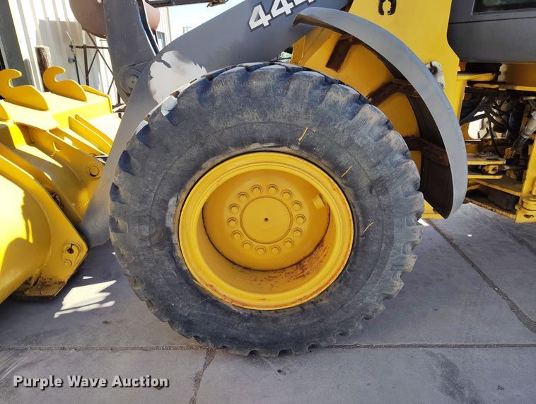 image for item DV6721 1994 John Deere 444G wheel loader
