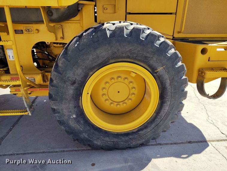 image for item DV6721 1994 John Deere 444G wheel loader