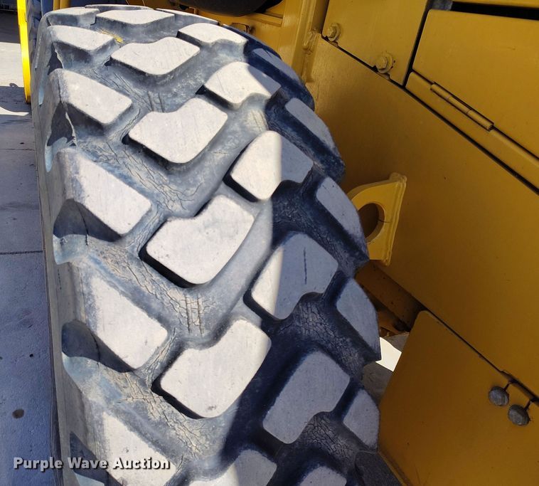 image for item DV6721 1994 John Deere 444G wheel loader