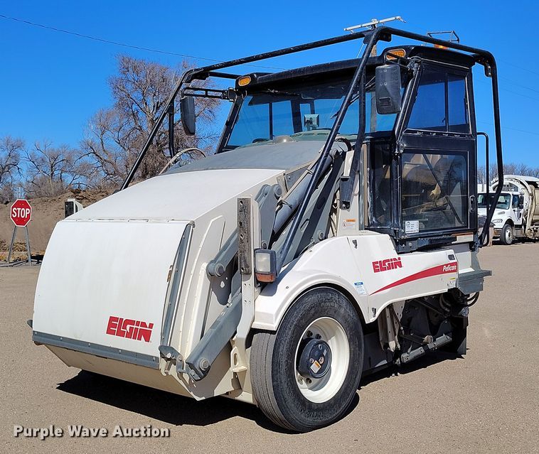 image for item DV6722 2010 Elgin Pelican Series NP sweeper