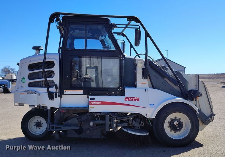 image for item DV6722 2010 Elgin Pelican Series NP sweeper