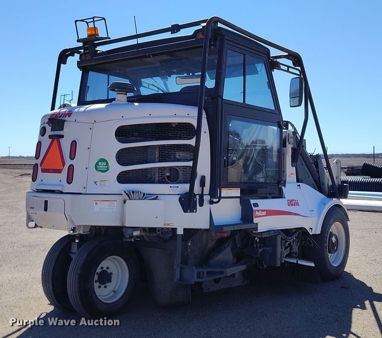 image for item DV6722 2010 Elgin Pelican Series NP sweeper