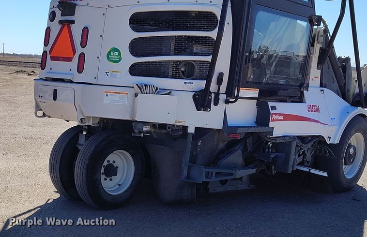 image for item DV6722 2010 Elgin Pelican Series NP sweeper