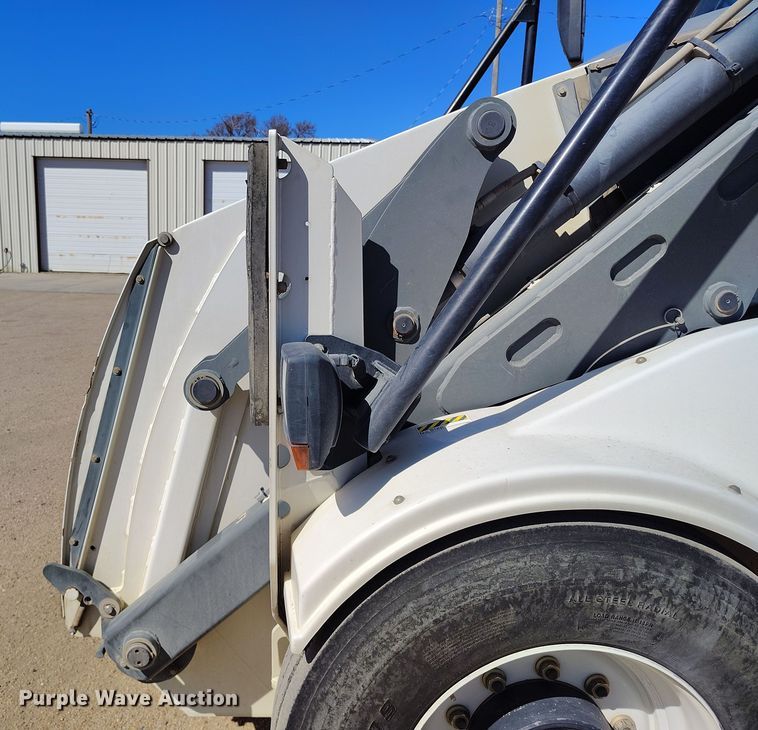 image for item DV6722 2010 Elgin Pelican Series NP sweeper