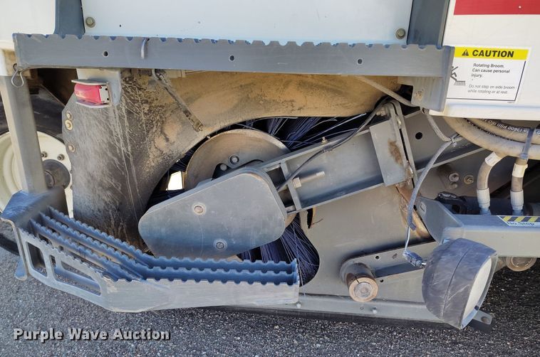 image for item DV6722 2010 Elgin Pelican Series NP sweeper