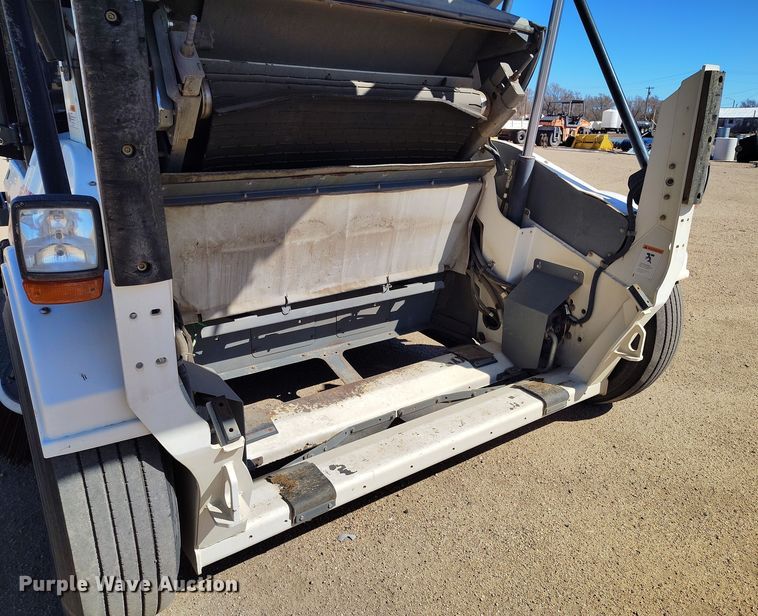 image for item DV6722 2010 Elgin Pelican Series NP sweeper