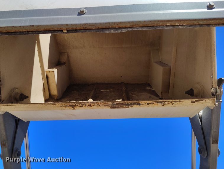 image for item DV6722 2010 Elgin Pelican Series NP sweeper