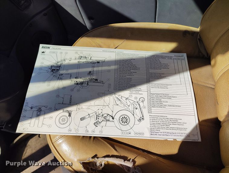 image for item DV6722 2010 Elgin Pelican Series NP sweeper