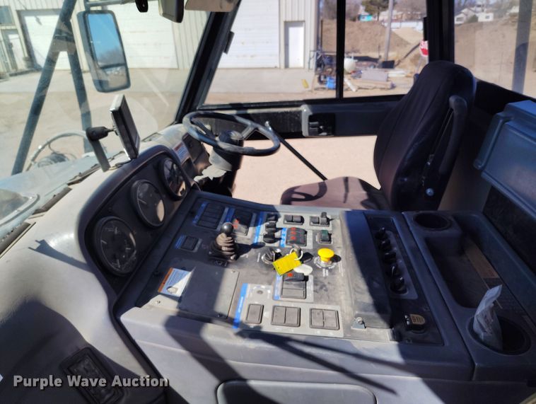 image for item DV6722 2010 Elgin Pelican Series NP sweeper