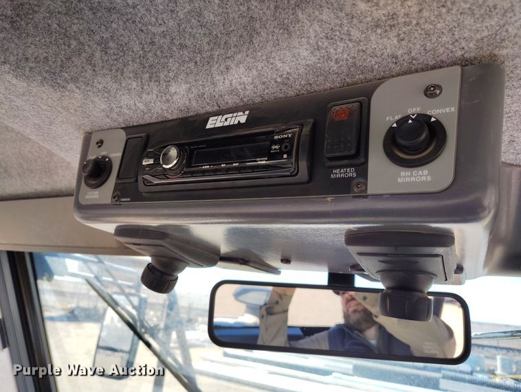 image for item DV6722 2010 Elgin Pelican Series NP sweeper