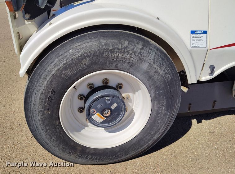 image for item DV6722 2010 Elgin Pelican Series NP sweeper