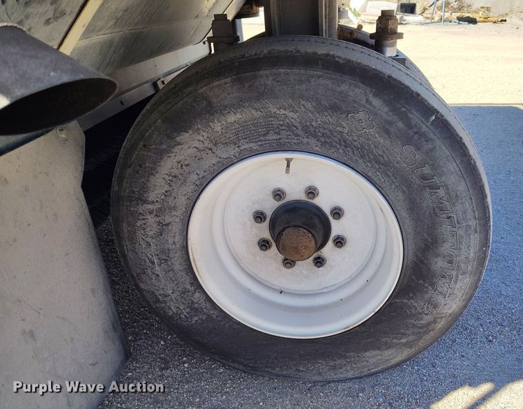 image for item DV6722 2010 Elgin Pelican Series NP sweeper