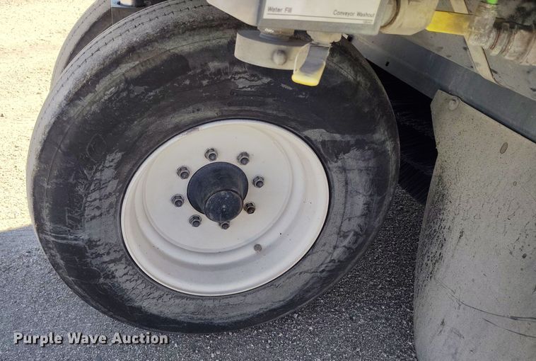 image for item DV6722 2010 Elgin Pelican Series NP sweeper