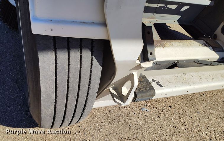 image for item DV6722 2010 Elgin Pelican Series NP sweeper