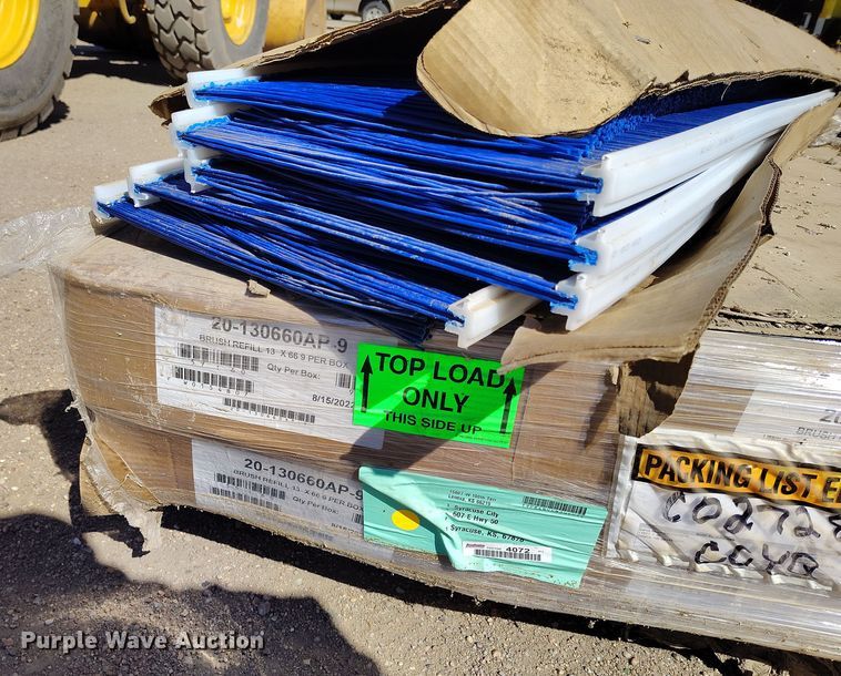 image for item DV6722 2010 Elgin Pelican Series NP sweeper