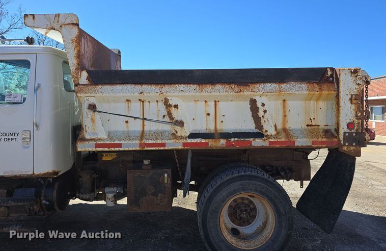 image for item DW3127 2001 International 4700 dump truck