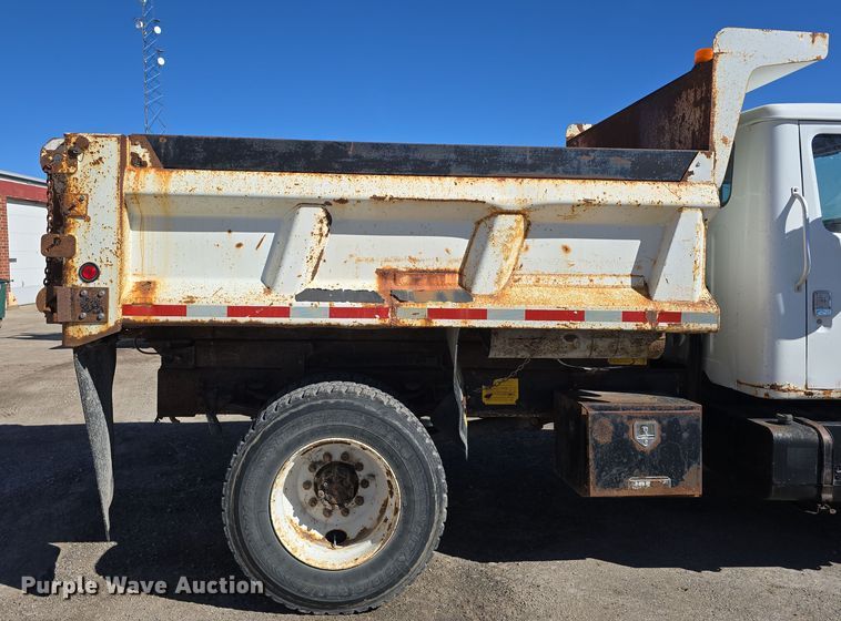 image for item DW3127 2001 International 4700 dump truck