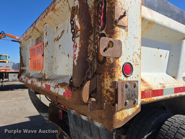 image for item DW3127 2001 International 4700 dump truck