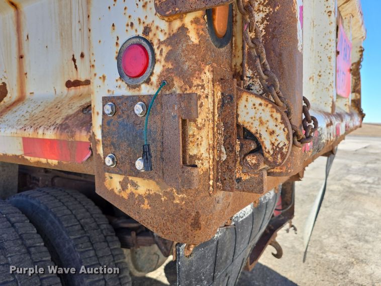 image for item DW3127 2001 International 4700 dump truck