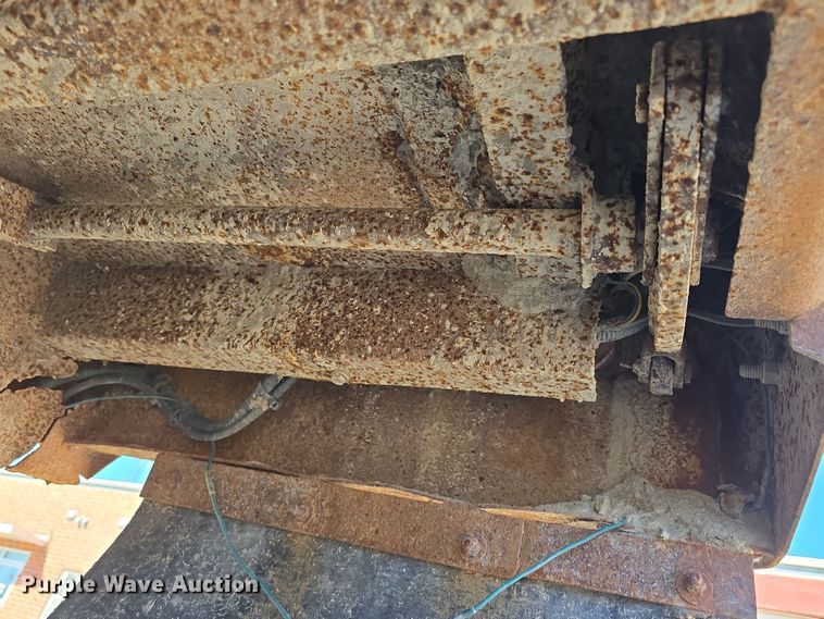 image for item DW3127 2001 International 4700 dump truck