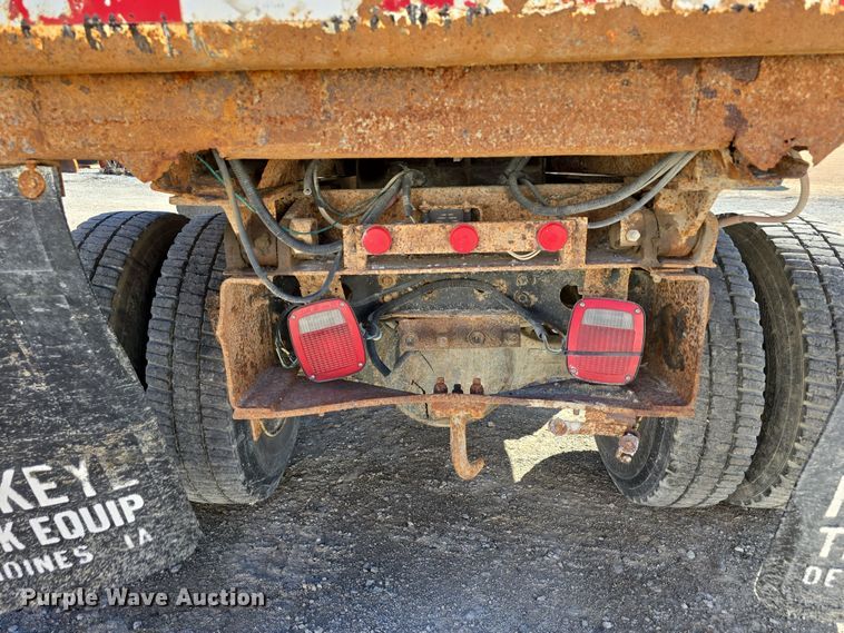 image for item DW3127 2001 International 4700 dump truck