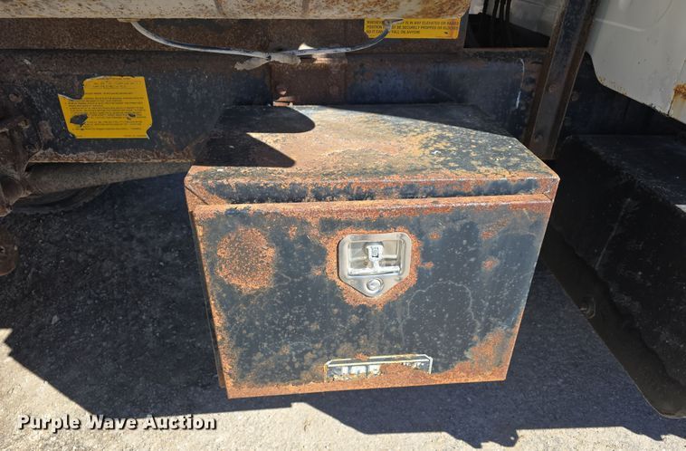 image for item DW3127 2001 International 4700 dump truck