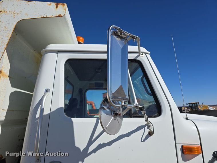 image for item DW3127 2001 International 4700 dump truck