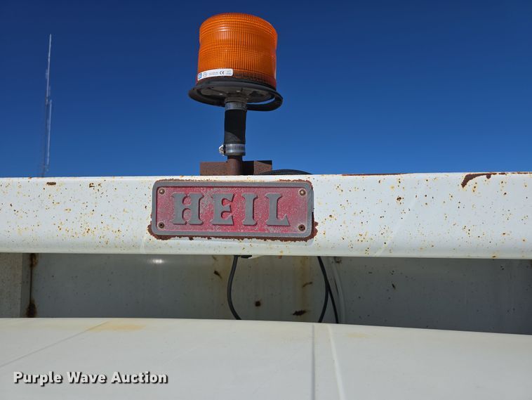 image for item DW3127 2001 International 4700 dump truck