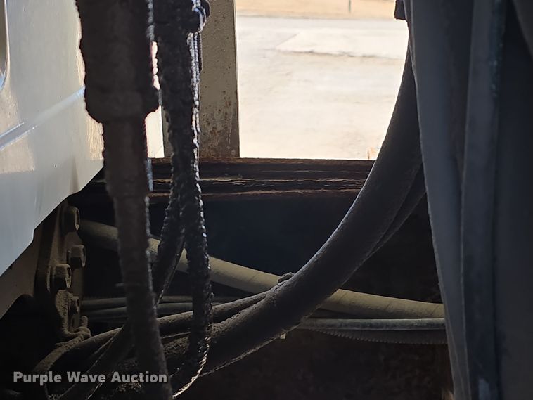 image for item DW3127 2001 International 4700 dump truck