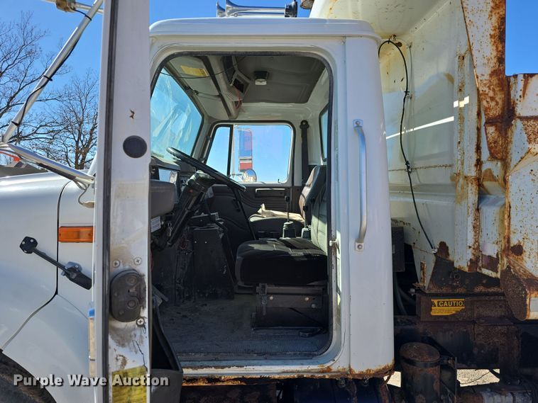 image for item DW3127 2001 International 4700 dump truck